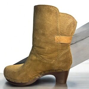 UGG Australia Amoret Women's Size 9 Chestnut Shearling Lining Heeled Boot